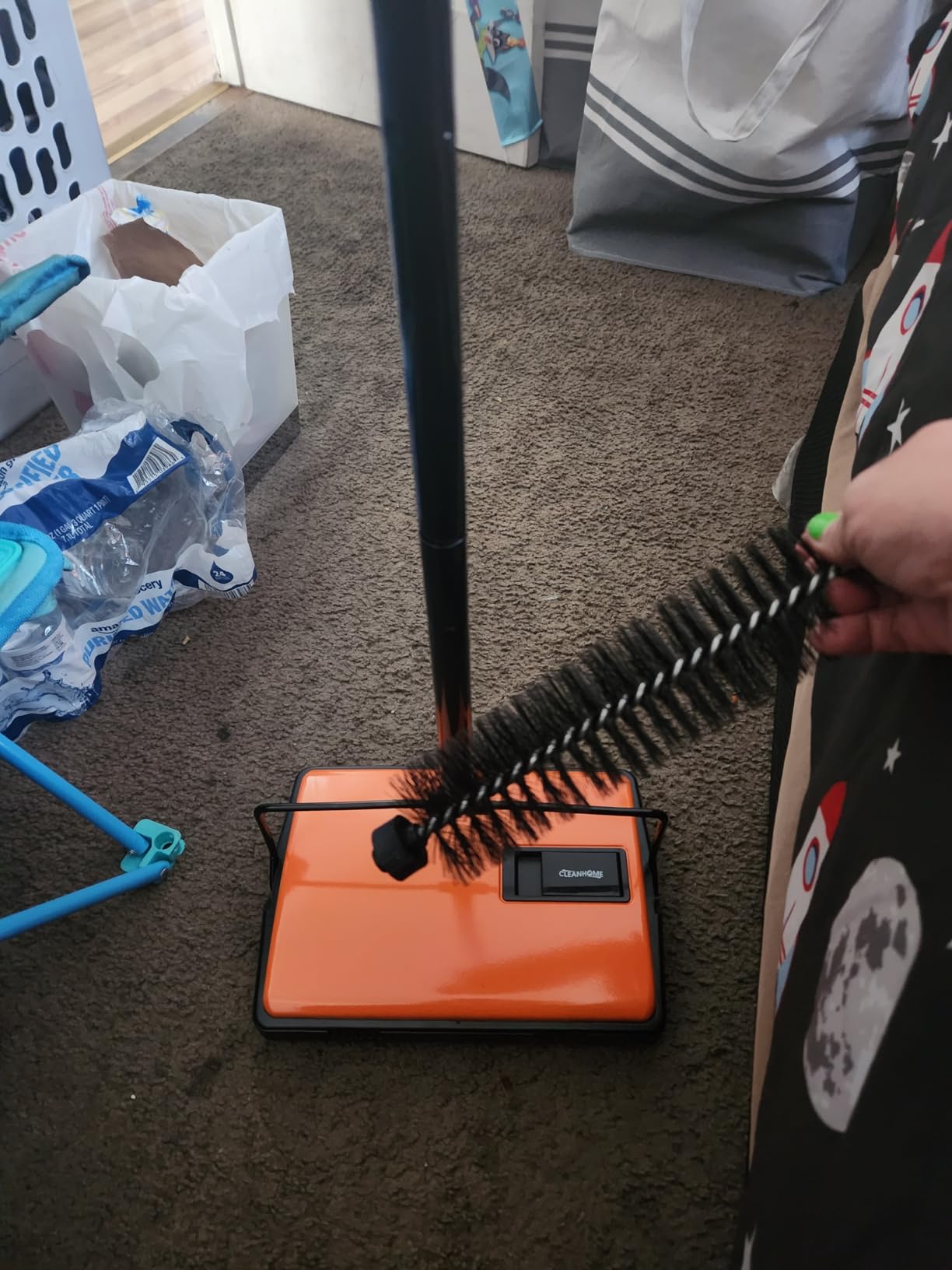 CLEANHOME Manual Carpet Sweeper for Pet Hair - Rotating Brush Floor Sweeper, Lightweight Push Broom for Classroom Rugs, Non-Electric Lint & Crumb Cleaner, Easy-Dump Dustbin, No Batteries Needed customer photo 1
