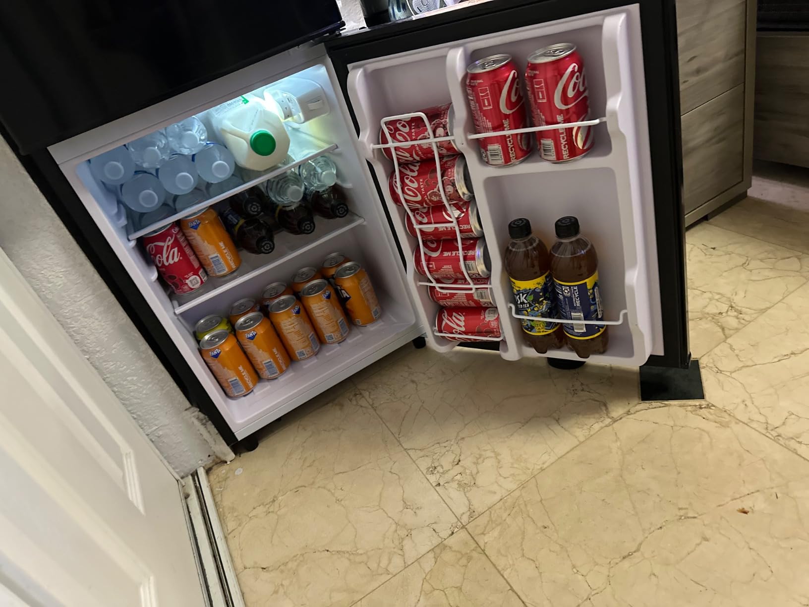Manastin 4.5 Cu.Ft Mini Fridge with Freezer, 2-Door Small Refrigerator with 7-Level Adjustable Thermostat, Quiet Compact Fridge for Bedroom, Apartment, Dorm, Office (Silver) customer photo 2