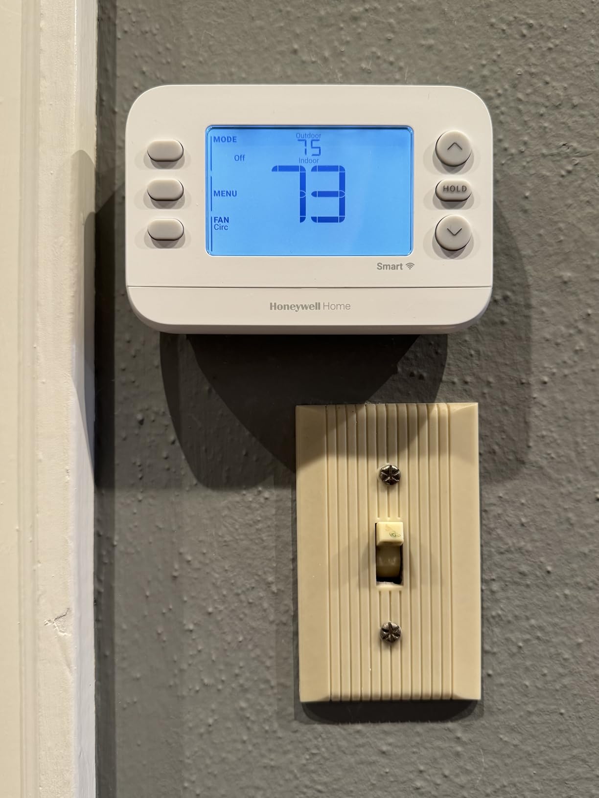 Honeywell Home Smart Thermostat, Conventional/Heat Pump Compatibility, WiFi Thermostat for Home, X2S, Gray customer photo 1