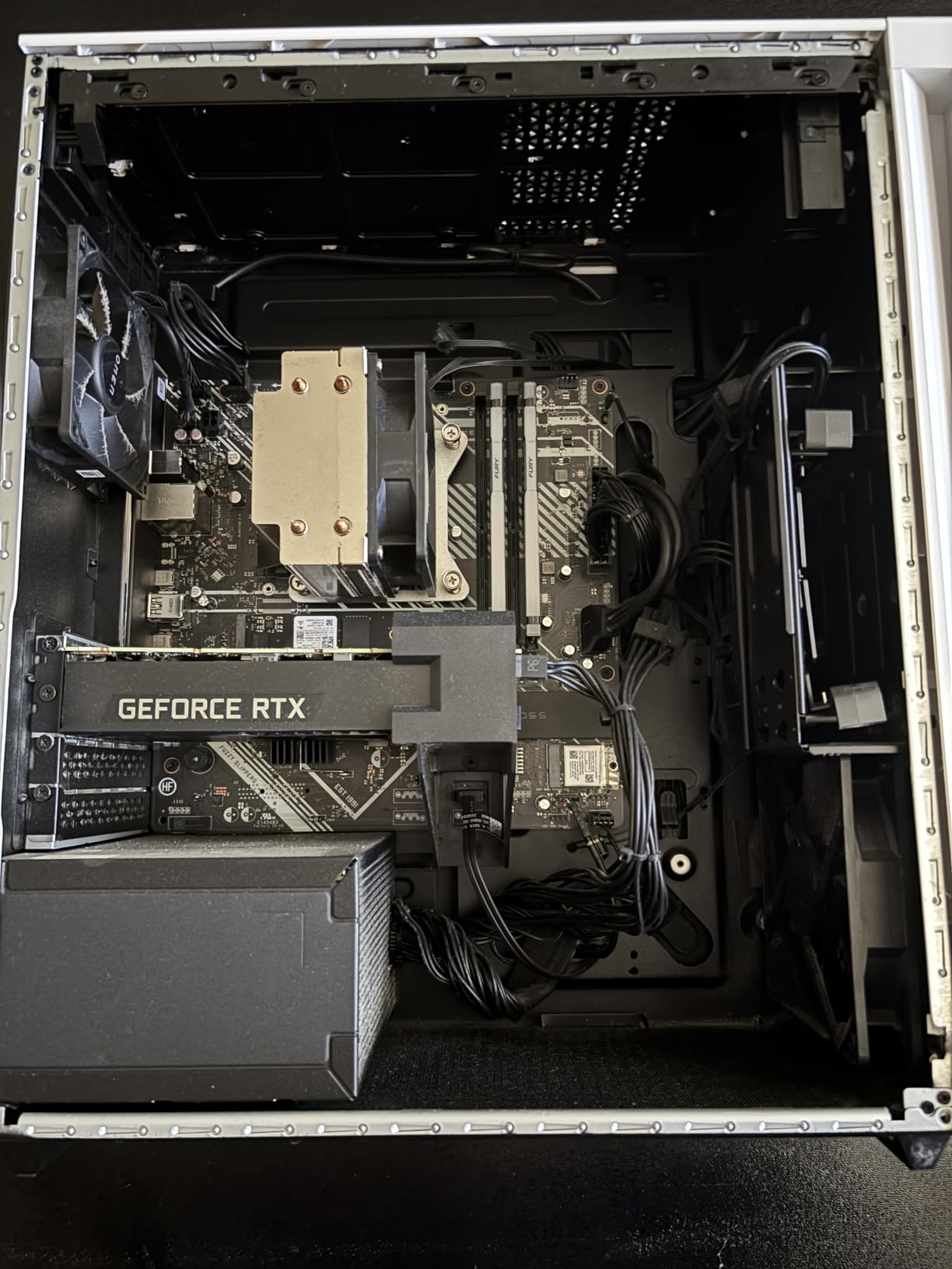 GIGABYTE GeForce RTX 5070 WINDFORCE OC SFF 12G Graphics Card (12GB 192-bit GDDR7, PCIe 5.0, WINDFORCE Cooling System) customer photo 2