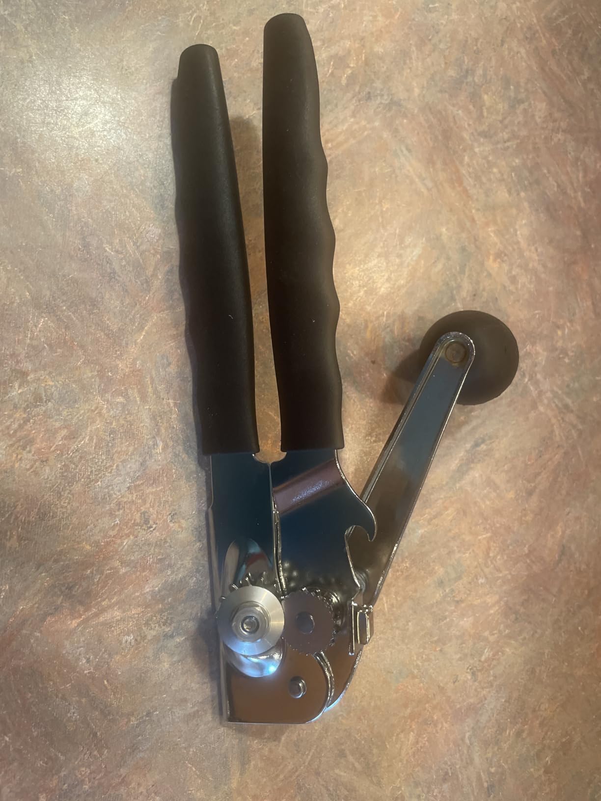 Commercial Can Opener, UHIYEE Hand Crank Can Opener Manual Heavy Duty with Comfortable Extra-long Handles, Oversized Knob, Large Handheld Can Open Easy for Big Cans, Black customer photo 2