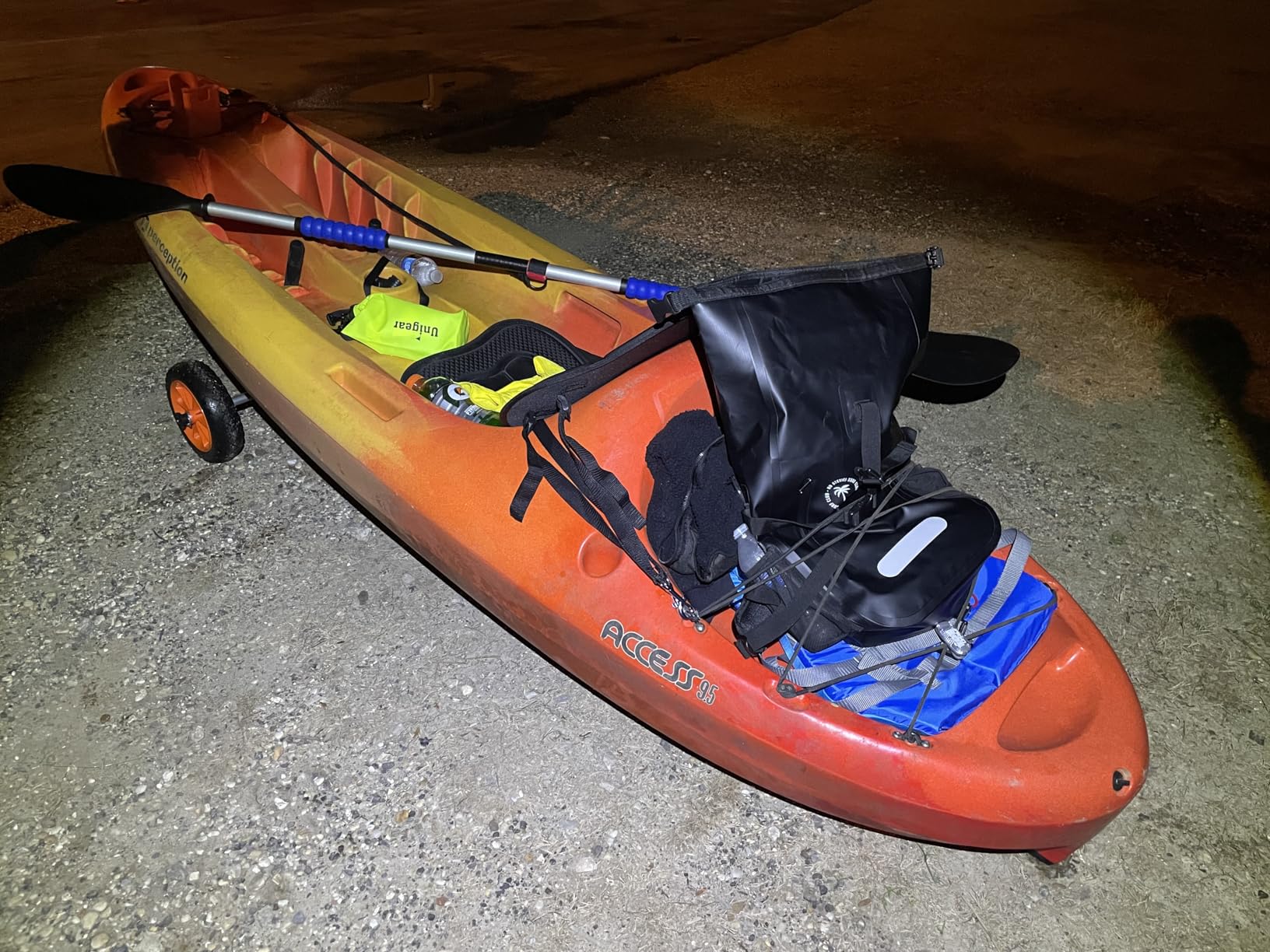 VEVOR Kayak Cart, 280lbs Load Capacity with 10 Inch Solid Tires, Heavy Duty Detachable Canoe Trolley Cart with Adjustable Width & Top Foam Protection, for Kayaks with Drain Holes of 2.54cm and Above customer photo 2