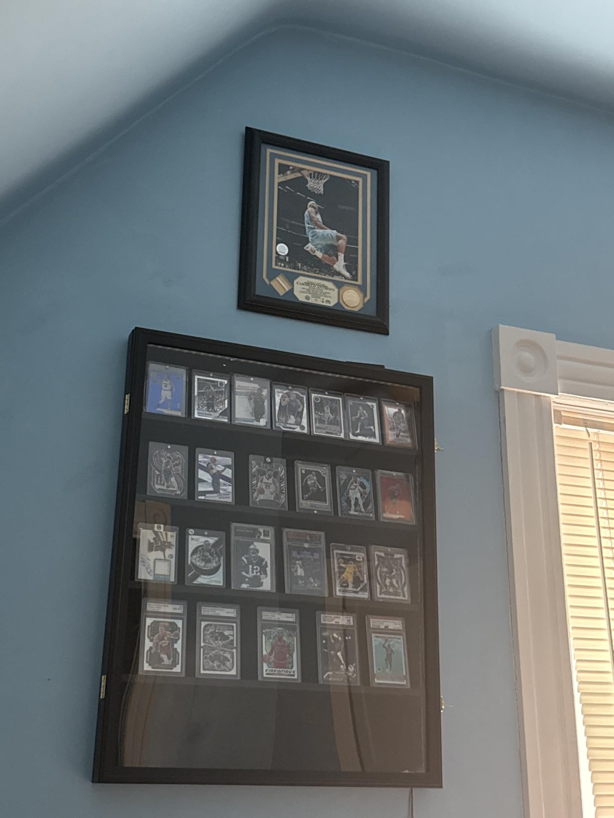 VERANI 35-Card LED Sports Star Card Frame, Lockable Shadow Box with Superior UV Protection, Remote-Controlled Lights for Baseball/Basketball/Football Trading Cards customer photo 1