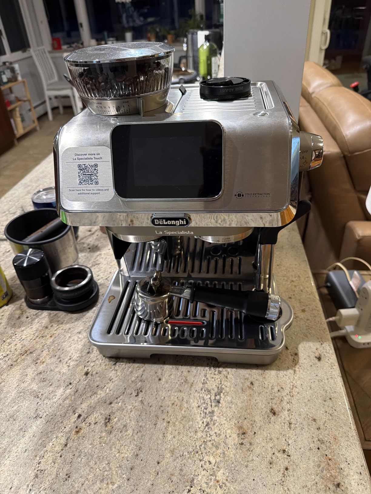 De'Longhi La Specialista Touch Espresso Machine with Grinder & Milk Frother - Cold Brew & Iced Coffee Maker, Burr Grinder, 10 Drink Presets, Compact Bean to Cup customer photo 1