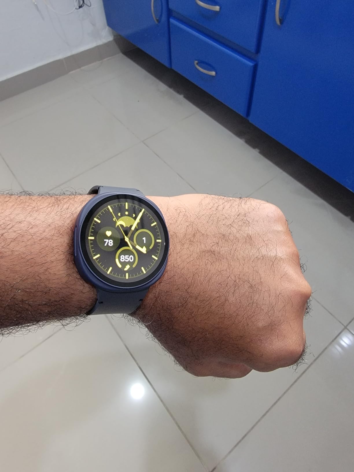 Samsung Galaxy Watch 8 (2025) 44mm Bluetooth Smartwatch, Fitness Tracker, Sleep Coaching, Energy Score customer photo 1
