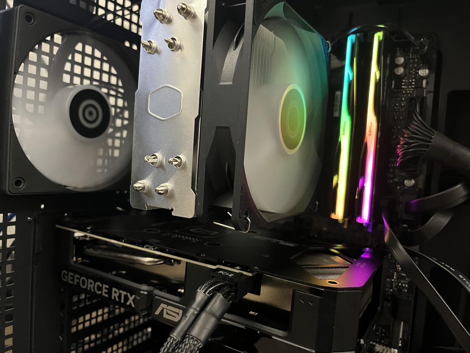 ASUS Dual NVIDIA GeForce RTX 5060 Ti 16GB GDDR7 OC Edition Graphics Card (PCIe 5.0, DLSS 4, HDMI 2.1b, DisplayPort 2.1b, 2.5-Slot, Axial-tech Fan, 3 Year Warranty) customer photo 1