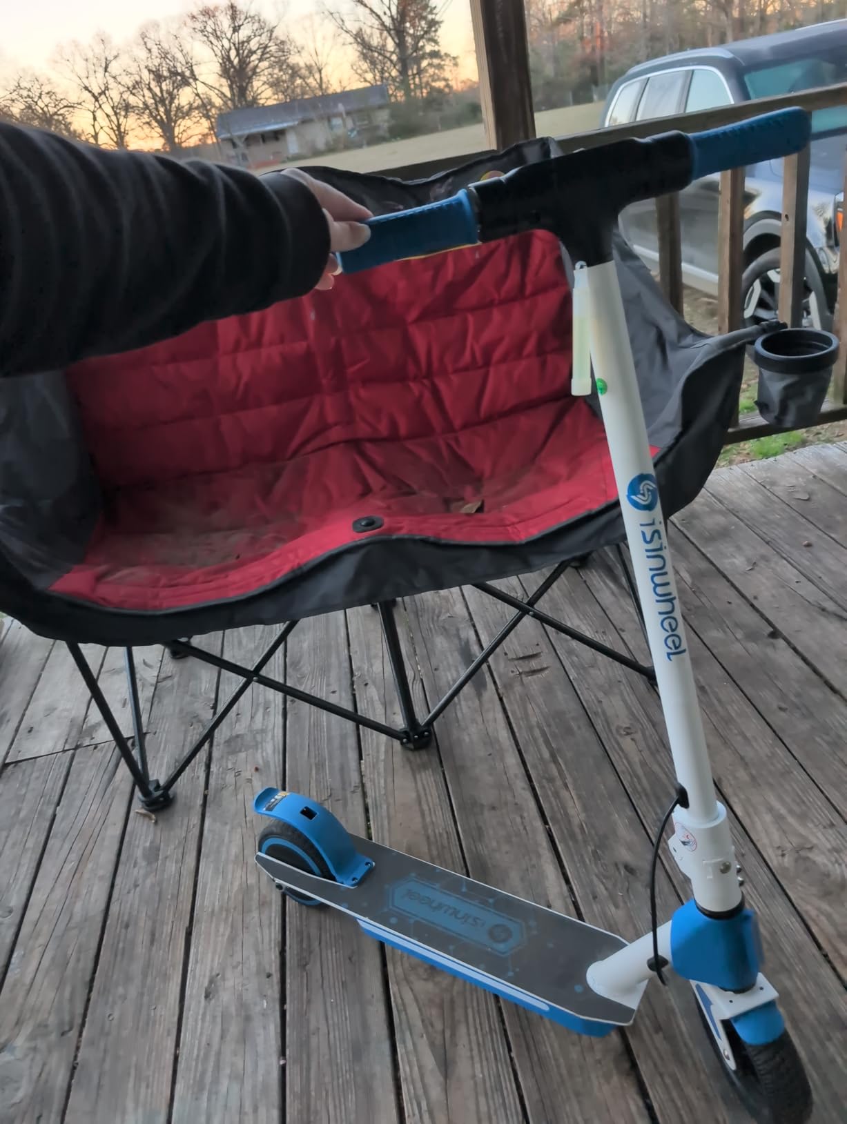 isinwheel Electric Scooter for Kids Ages 6-14, 200W/250W Foldable Kids Electric Scooter with 3 Speeds (5/8/12 Mph), Adjustable Handlebar, Dual Brakes, LED Display, Colorful Lights, Gift for Kid customer photo 1