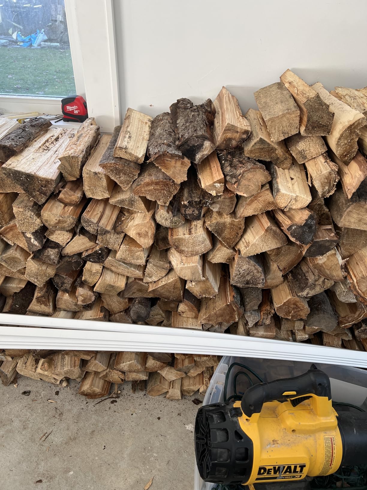 BILT HARD 6.5 Ton Electric Log Splitter with Stand - 15 Amp Motor Wood Splitter with Hydraulic Ram, Electric Firewood Splitting Machine customer photo 2