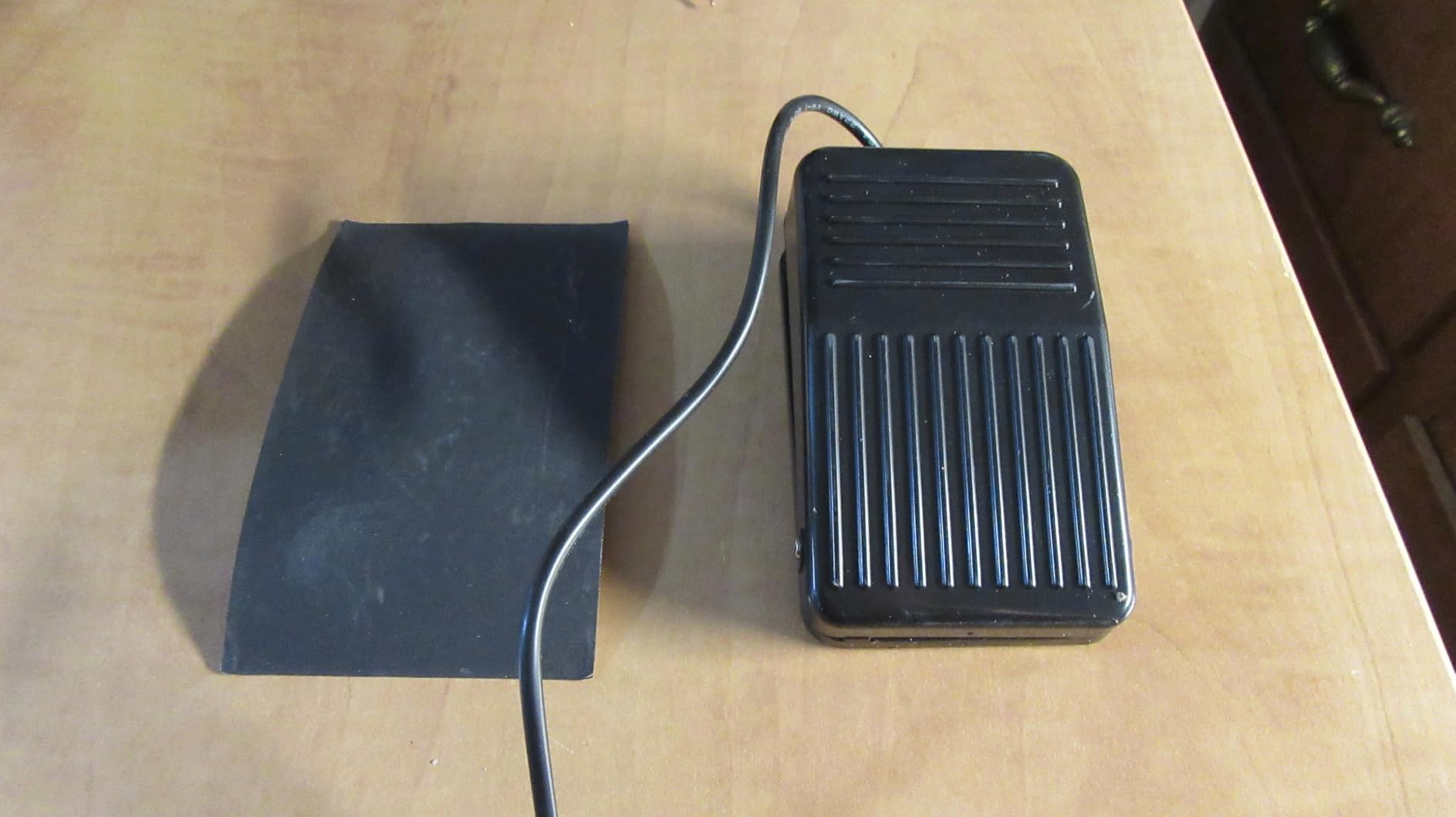 9000W Battery Spot Welder, Rotary Knob Operation 100 Gears Adjustable Foot Pedal Operated, 0.1-0.3mm Spot Welder with Dual Pulse Output, Portable Spot Welder for Making DIY Battery Packs (UK1) customer photo 1