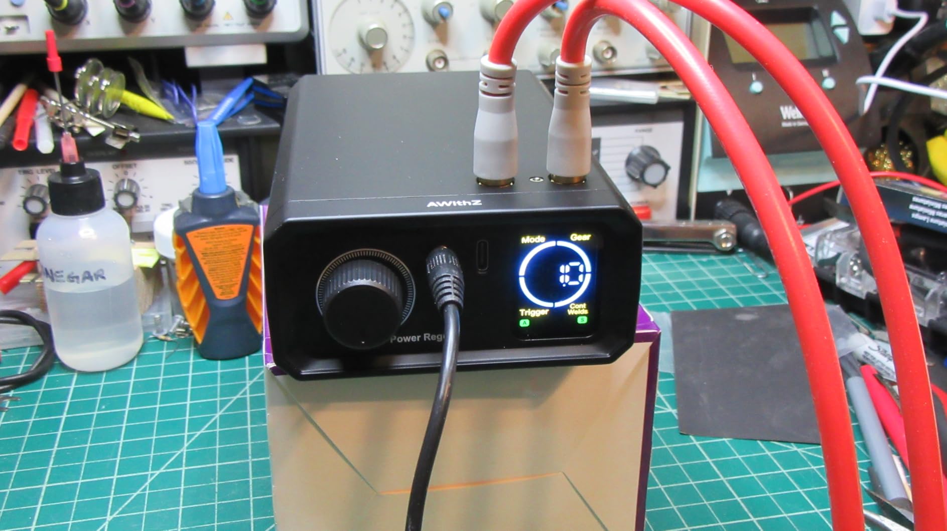 9000W Battery Spot Welder, Rotary Knob Operation 100 Gears Adjustable Foot Pedal Operated, 0.1-0.3mm Spot Welder with Dual Pulse Output, Portable Spot Welder for Making DIY Battery Packs (UK1) customer photo 2