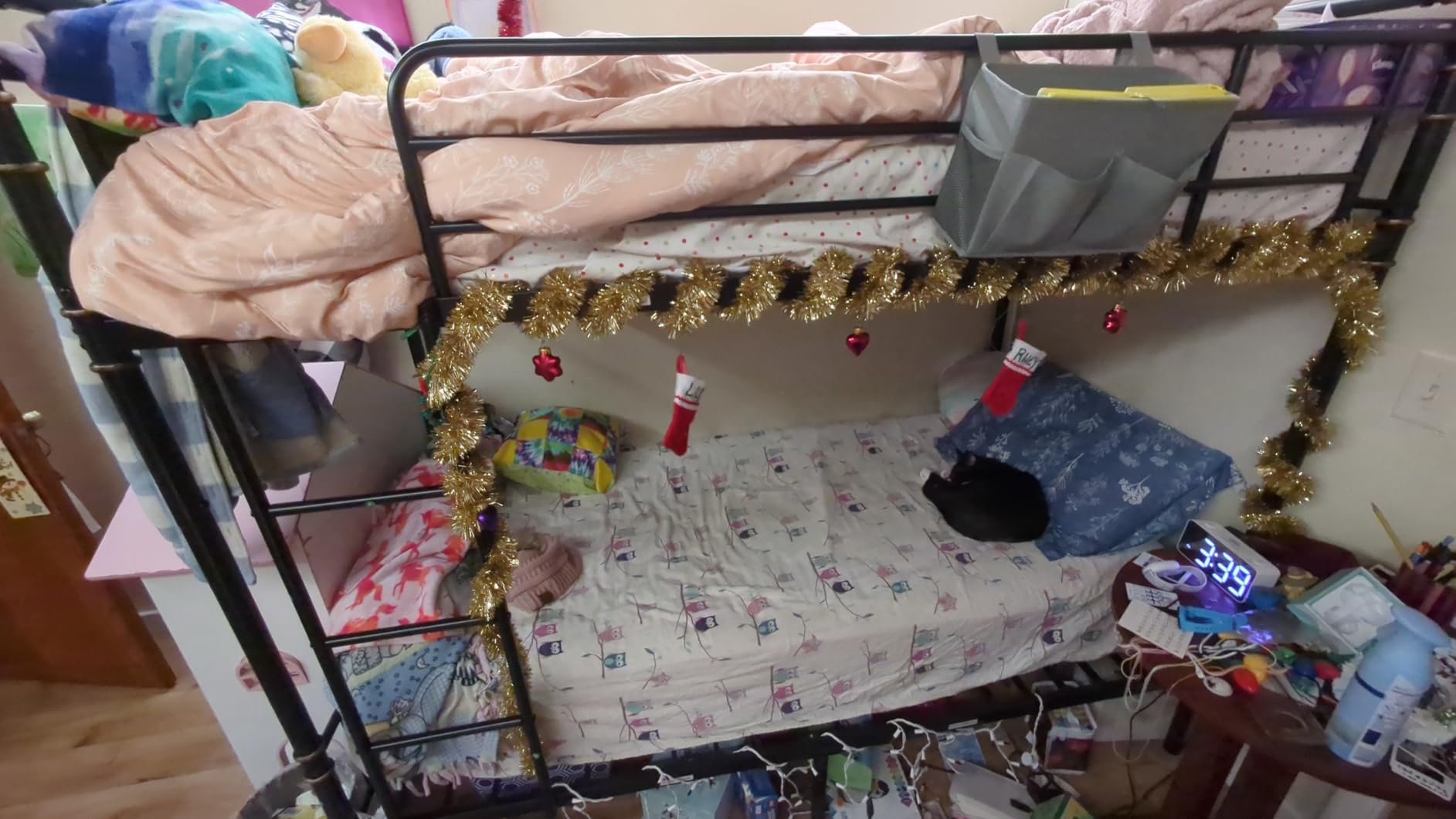 Bunk Bed Twin Over Full, Heavy Duty Metal Bunkbeds with Ladder and Full-Length Guardrail, Convertible into 2 Individual Beds for Kids, Teens and Adults, Under-Bed Storage Space, Vintage Brown customer photo 1