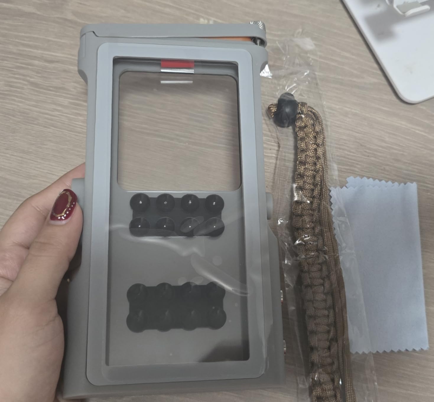 YUECHCASES Bluetooth Diving Phone Case (50FT IP68) customer photo 2
