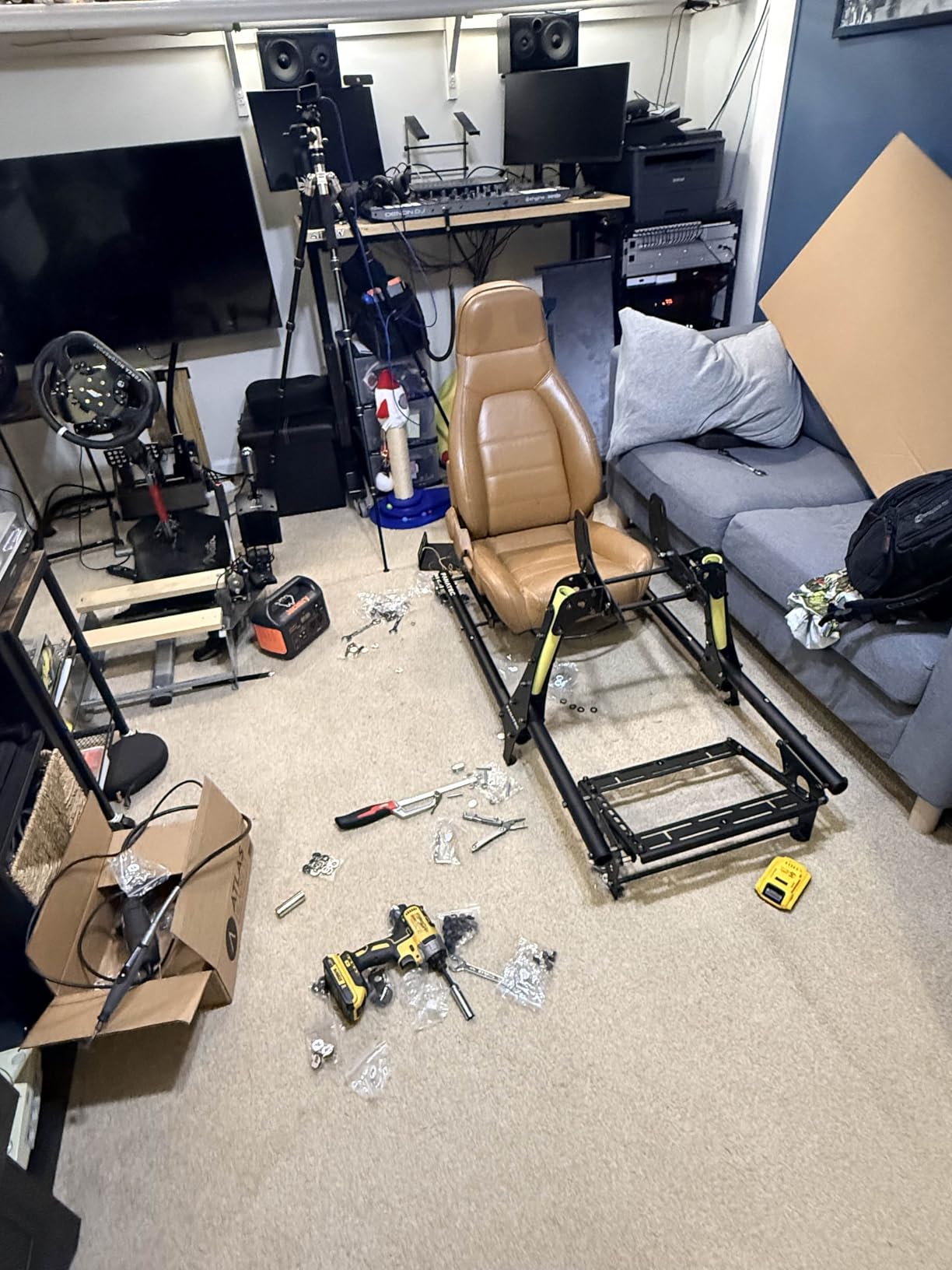 Fanatec Sim Racing CSL Cockpit V1.5 - Strong and Lightweight, Steel-Reinforced Aluminum Frame, Universal Wheelbase Mounting Bracket, GT Driving Position, Easy Assembly - Black customer photo 2