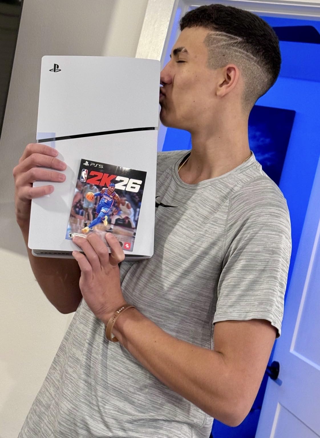 PlayStation 5 Console - NBA 2K26 Bundle customer photo 1