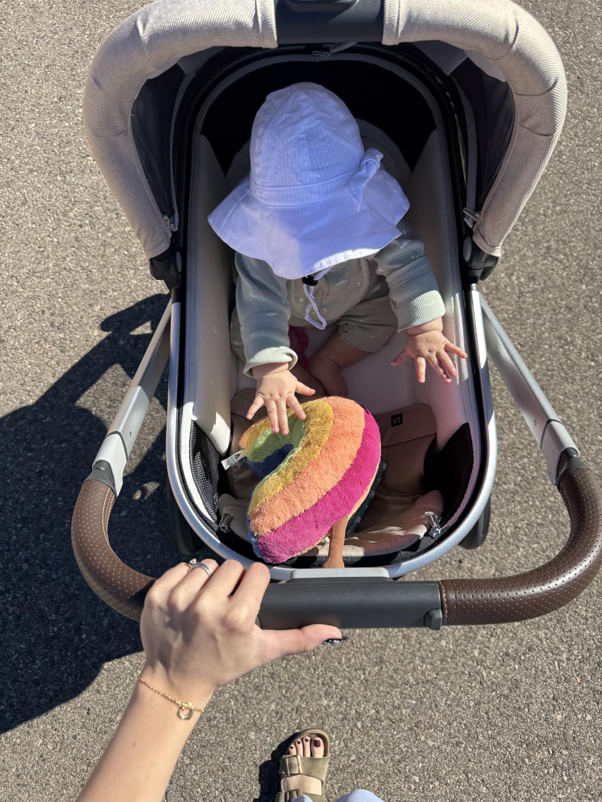 UPPAbaby Vista V3 Full-Size Single-to-Double Stroller System, Toddler Seat, Bug & Rain Shields, Storage Bag Included, Evelyn (Meadow Green/Graphite Frame/Chestnut Leather) customer photo 1