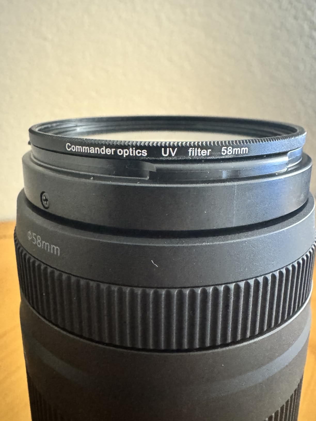 JJC ET-60 Lens Hood Shade for Canon RF 75-300mm f/4-5.6, EF 75-300mm f/4-5.6 III, EF-S 55-250mm f/4.5-5.6 is II, Replaces Canon ET-60, Reversible & Compatible with 58mm Filter/Lens Cap customer photo 1