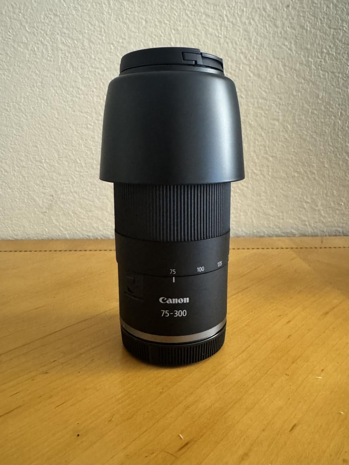 JJC ET-60 Lens Hood Shade for Canon RF 75-300mm f/4-5.6, EF 75-300mm f/4-5.6 III, EF-S 55-250mm f/4.5-5.6 is II, Replaces Canon ET-60, Reversible & Compatible with 58mm Filter/Lens Cap customer photo 2