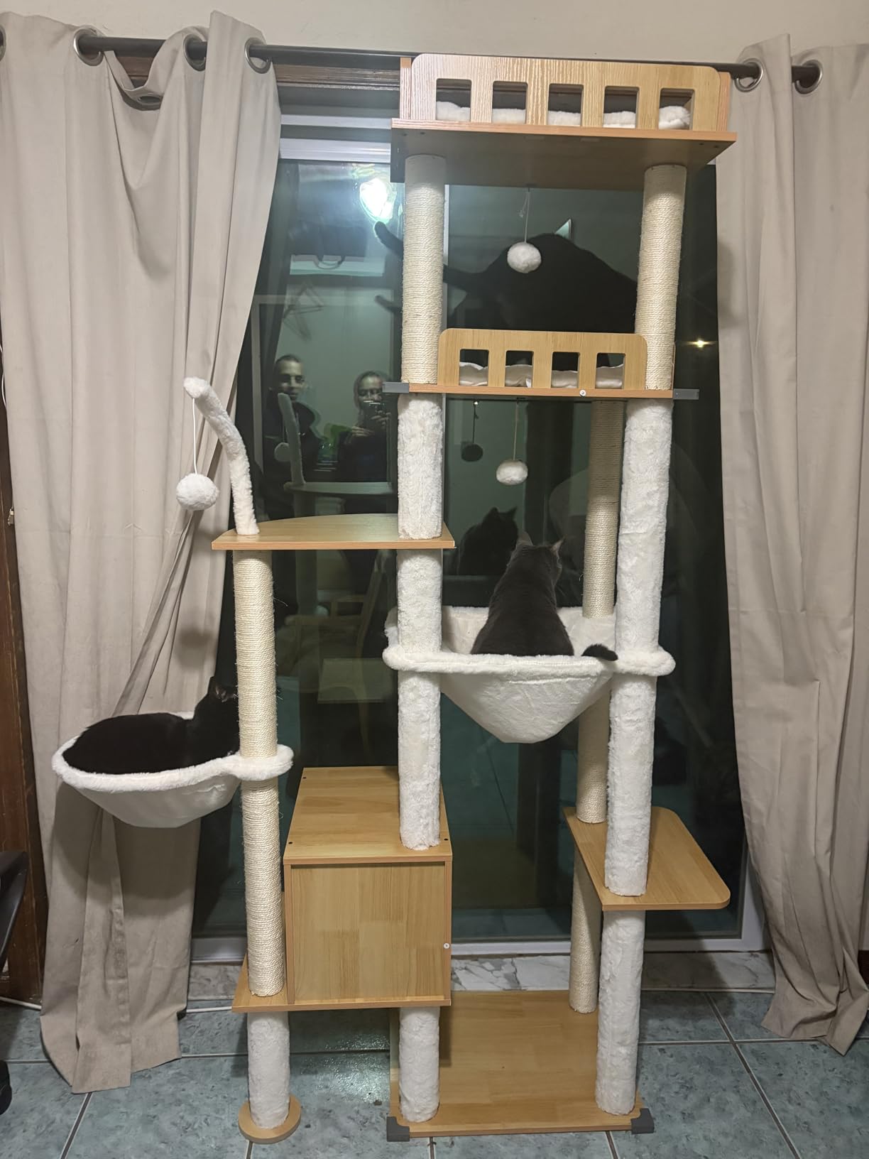 Heybly Cat Tree, 70.5 Inch Wood Tall Cat Tower for Large Indoor Cats with Extra Stable Structure, Modern Cat Furniture with All-Sisal Scratching Posts, Cat Condo & Hammocks, Greige HCT121SG customer photo 1