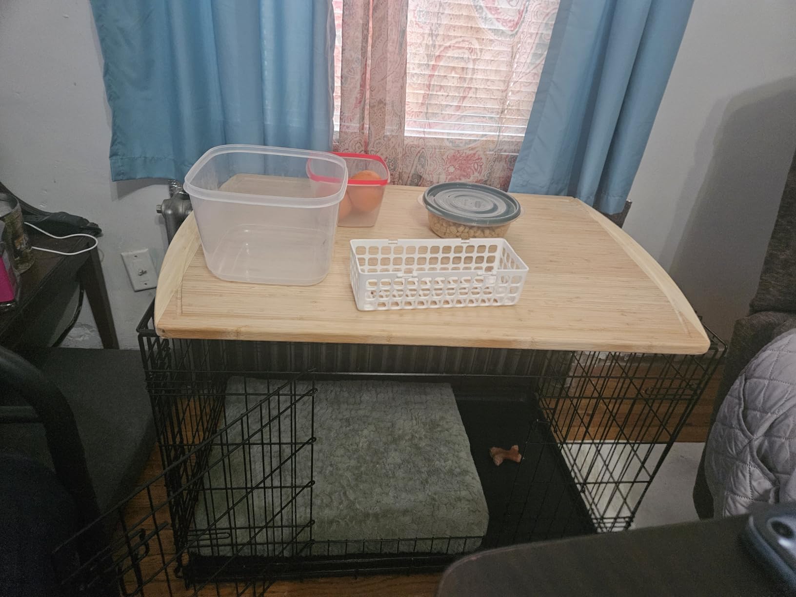 DUMOS Dog Crate, 36 Inch Medium Double Door Dog Cage with Plastic Leak-Proof Pan Tray, Folding Metal Wire Pet Kennel for Indoor, Outdoor, Travel, Black customer photo 2
