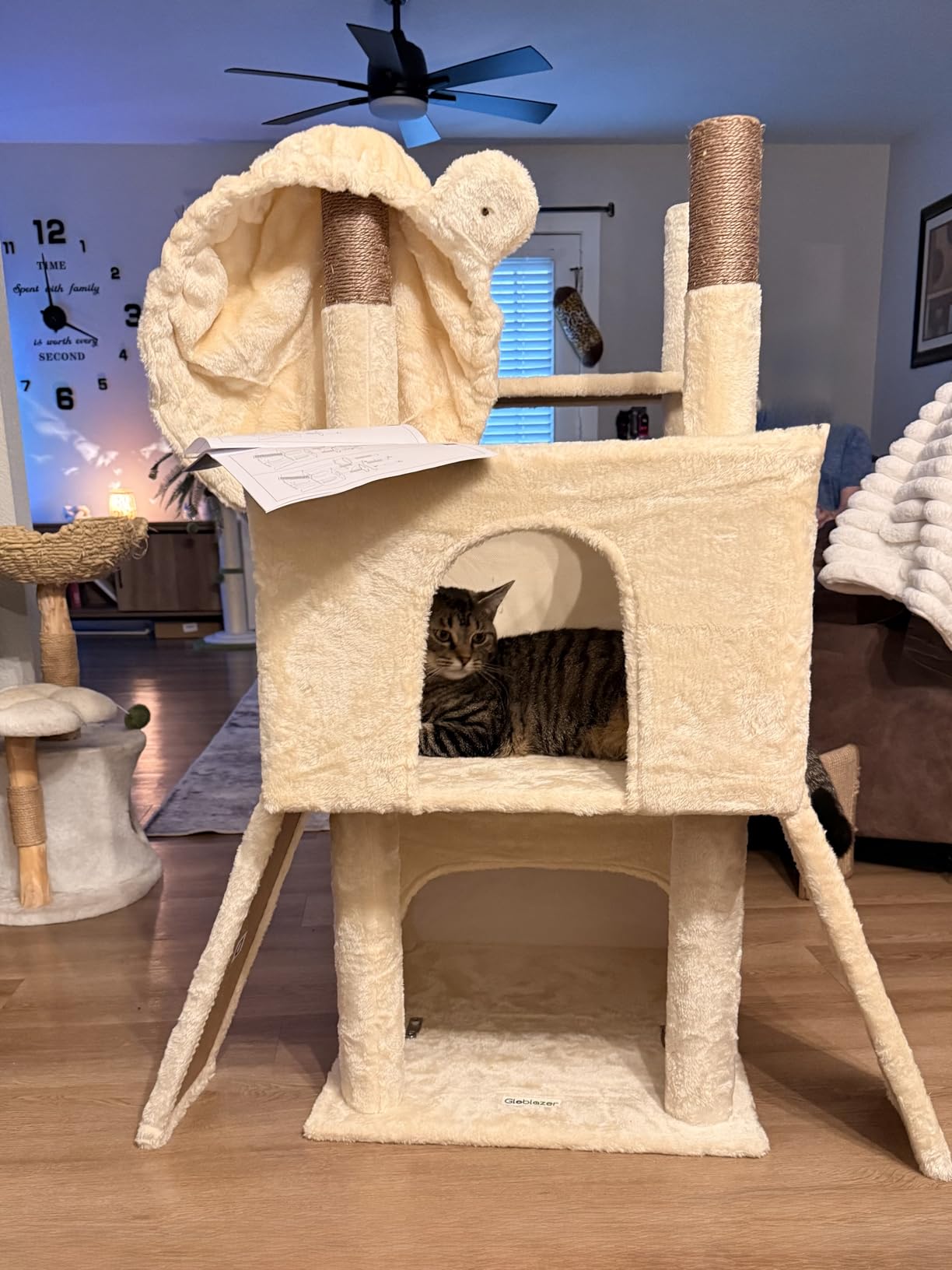 Globlazer Heavy Duty Cat Tree 78 inch Sturdy Cat Tower for 20lbs Large Adult Cats, Symmetrical Aesthetic Big Cat Tree with Extra Large Platform, 2 Scratching Boards, Z78, Beige customer photo 2