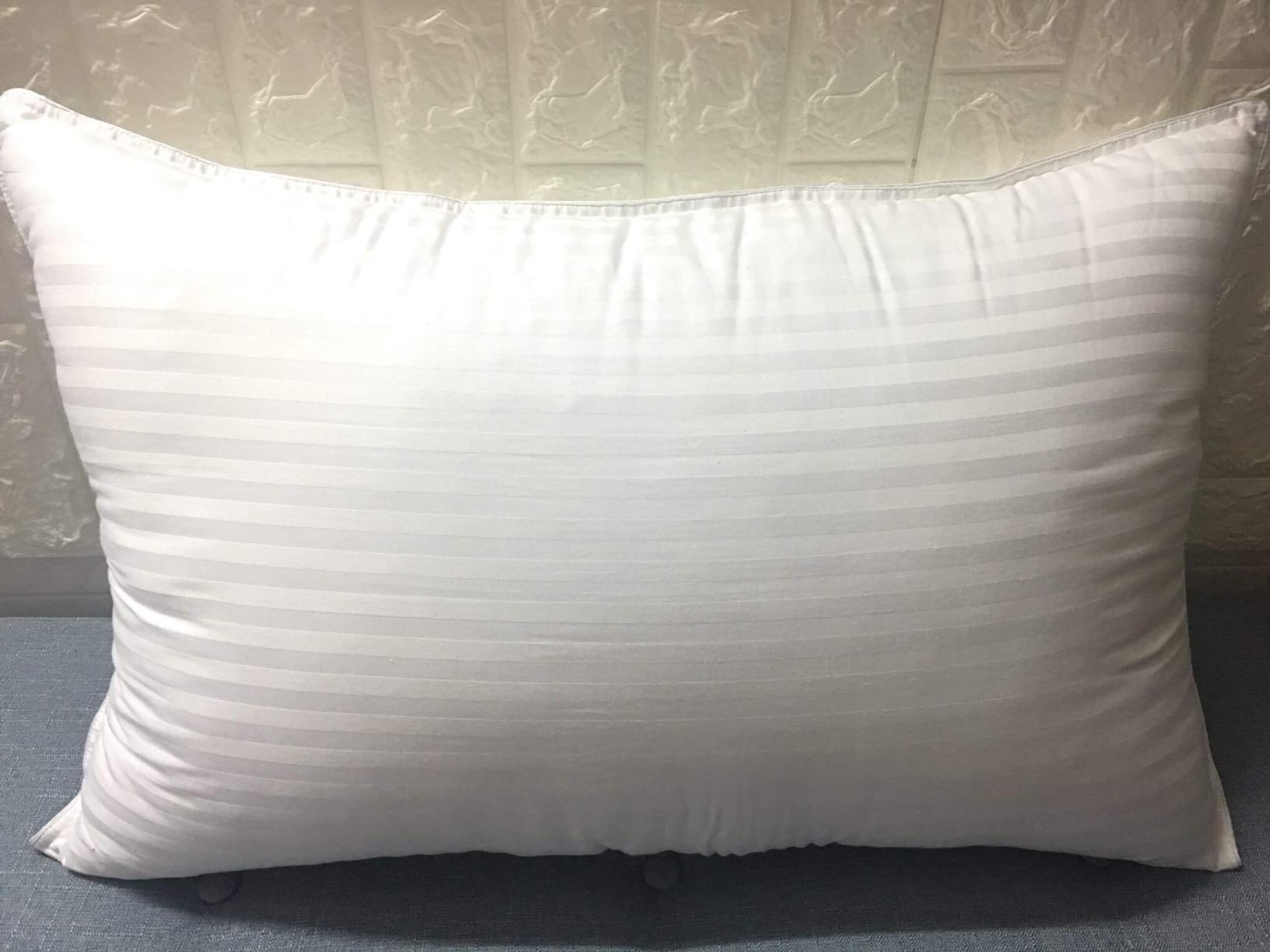 COZSINOOR Bed Pillows Queen Size - Breathable Premium Down Alternative Pillows Set of 2 for Side, Back, and Stomach Sleepers Cooling Hotel Quality Fluffy Soft Microfiber Fill Skin-Friendly customer photo 2