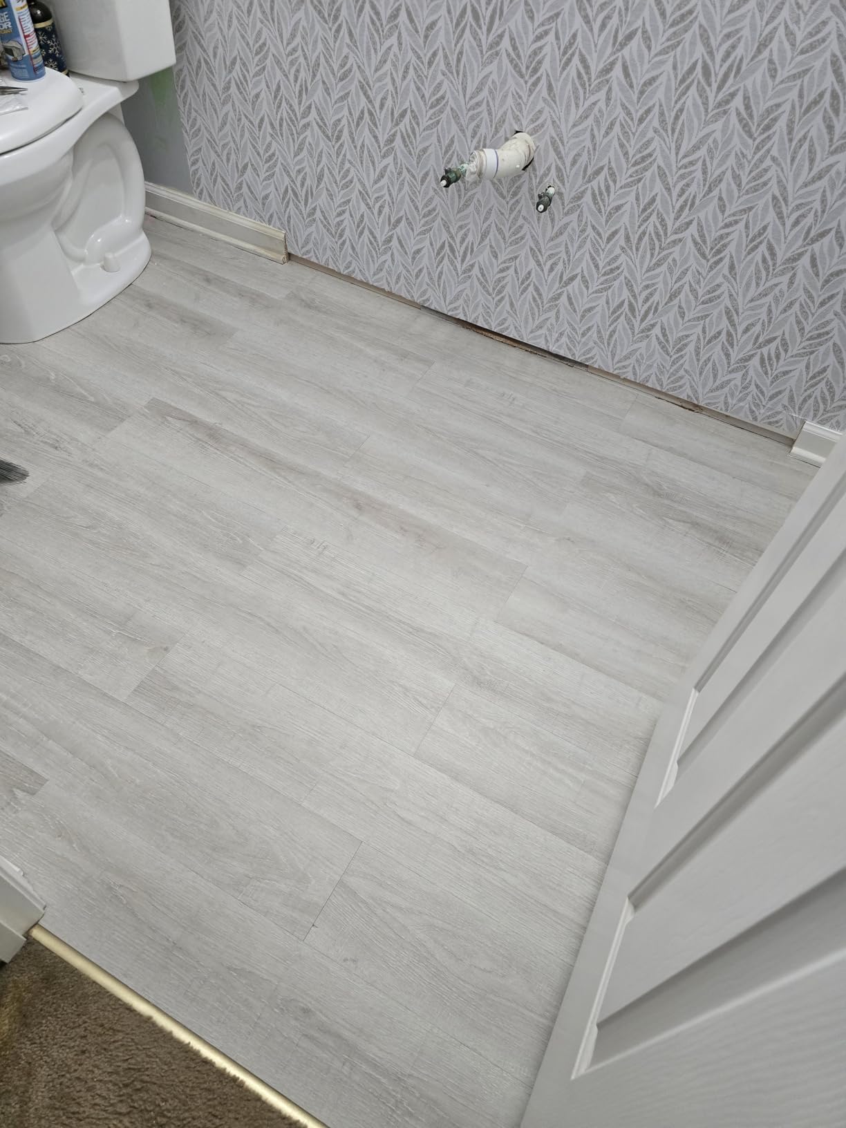 MULGREAT Peel and Stick Floor Tile, 54 Sq.Ft Waterproof Vinyl Flooring, 36 Pieces Wood-Look Self Adhesive Luxury Vinyl Plank Flooring for DIY Bathroom Laundry Bedroom RV Kitchen (Creamy Oak) customer photo 1
