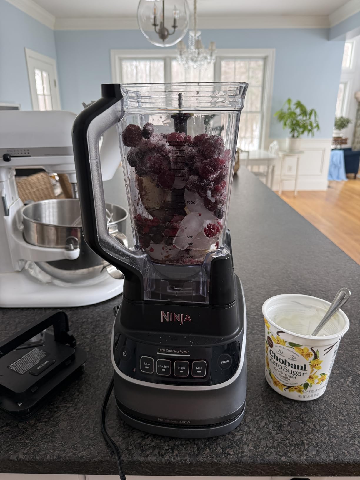 Ninja UltraCrush Professional Kitchen System | 1500W, 72oz Full-Size Blender, 8-Cup Food Processor & 18 oz To-Go Cup | Total Crushing Technology, Smoothies, Ice Crush, Chopping & More | Silver | BP401 customer photo 2