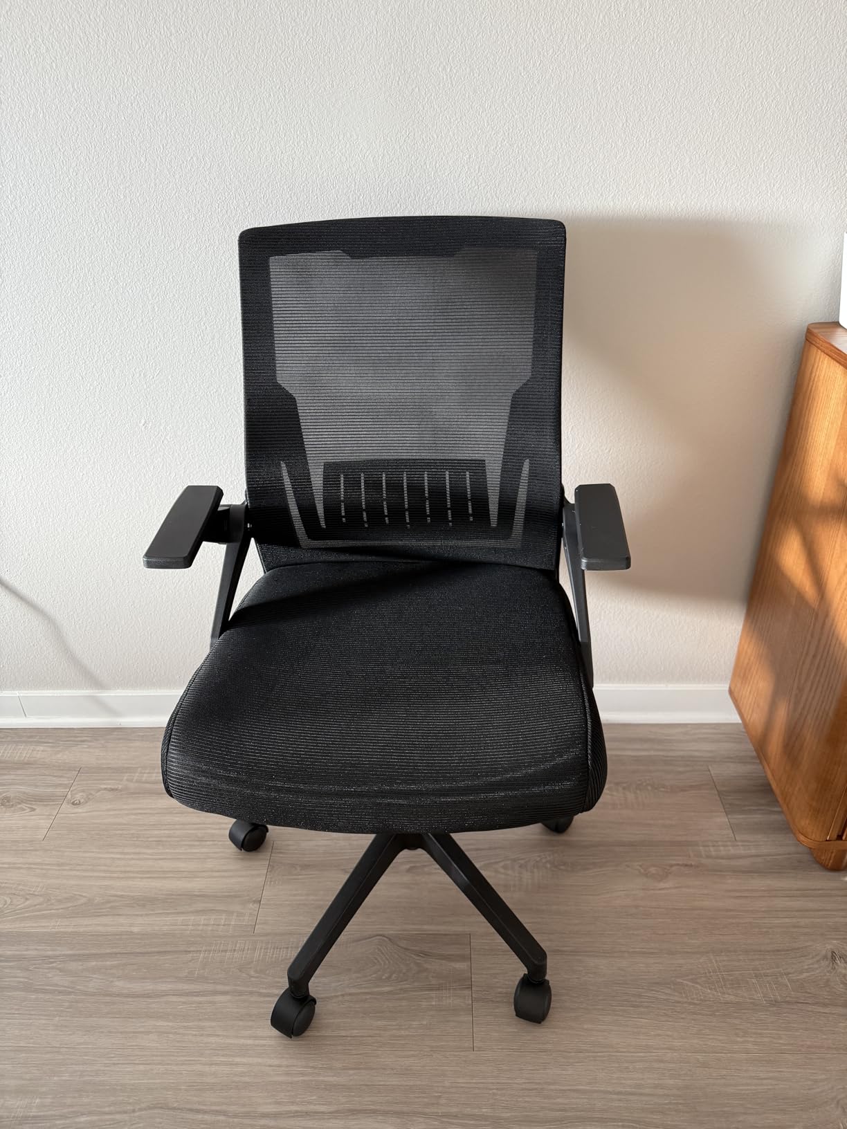 GTPLAYER Ergonomic Office Chair with Flip-up Armrests Executive Computer Chair for Home Office, Breathable Mesh and Comfy Lumbar Support, Moon Gray customer photo 1