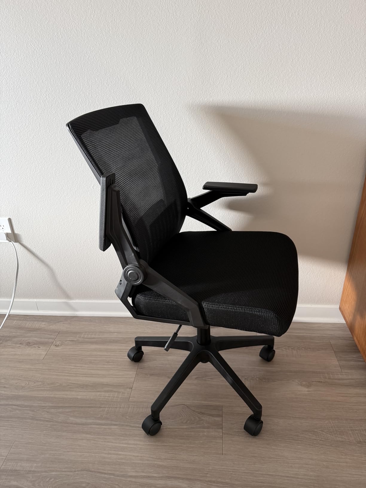 GTPLAYER Ergonomic Office Chair with Flip-up Armrests Executive Computer Chair for Home Office, Breathable Mesh and Comfy Lumbar Support, Moon Gray customer photo 2
