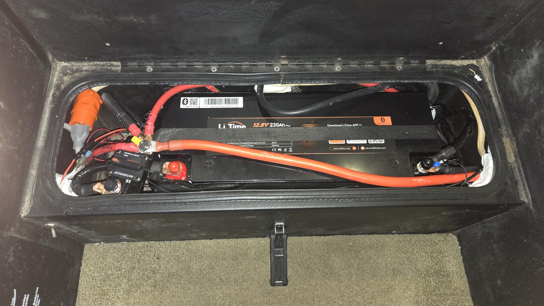 Litime 12V 300Ah LiFePO4 Battery, 12 Volt RV Lithium Battery with 200A BMS, Max. 15000 Deep Cycles, 3840Wh Energy for Travel Trailers, Solar, Off-Grid, Home Backup customer photo 2