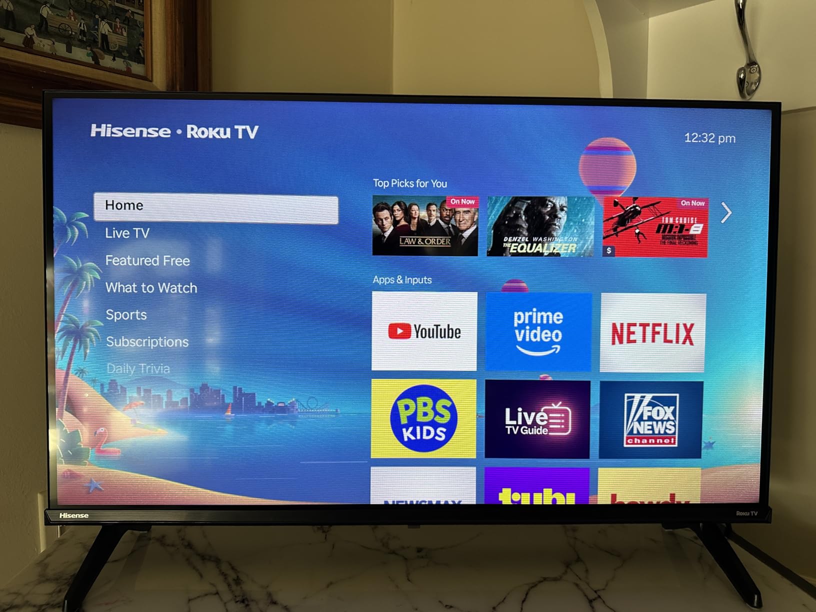 32-Inch Class QD4SR Series Hi-QLED HD Smart Roku TV (32QD4HSR, 2026 Model) - Hi-QLED Color, Dolby Audio, Compatible with Alexa, Full Array LED, Slim Bezel Design customer photo 1