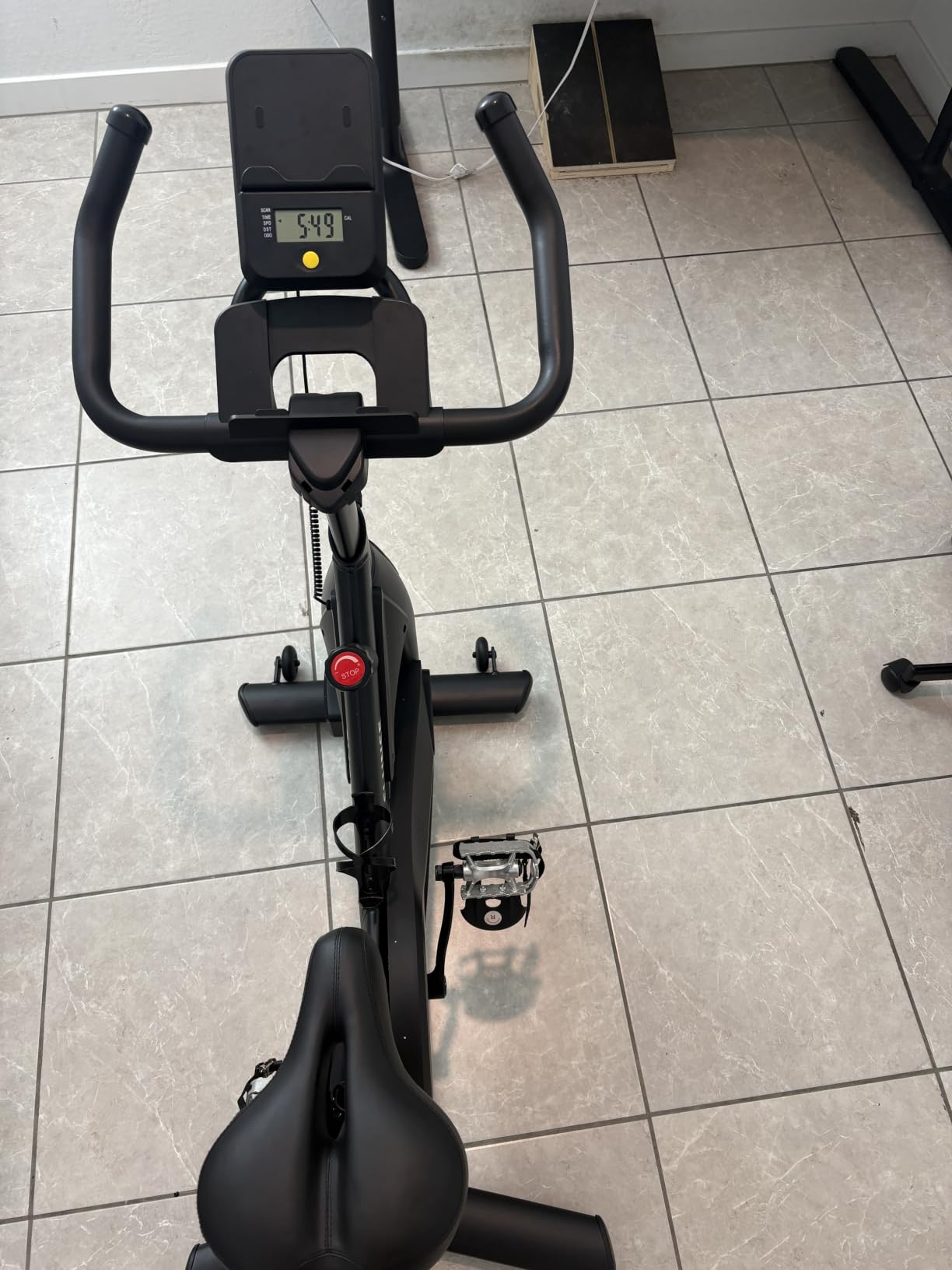 Exercise Bike, Adjustable Magnetic Resistance Stationary Bikes for Home with App Compatible, Silent Indoor Cycling Bike with 350lbs Weight Capacity Comfortable Seat, Digital Monitor & Phone Mount customer photo 1