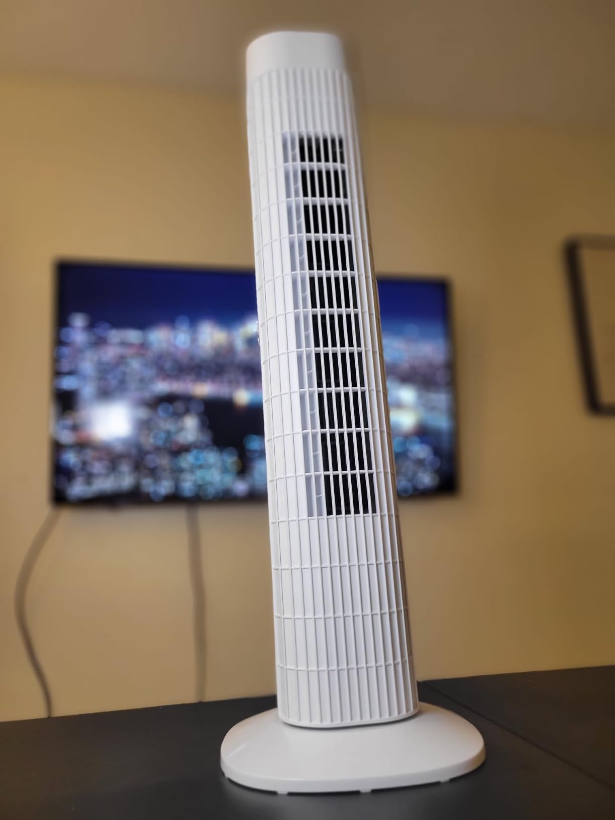 Uthfy Tower Fan with Remote, Portable 120° Oscillating Standing Fan, 3 Speeds & 3 Modes, 7.5H Timer, Fans That Blow Cold Air for Bedroom, Living Room, Office, Black customer photo 1