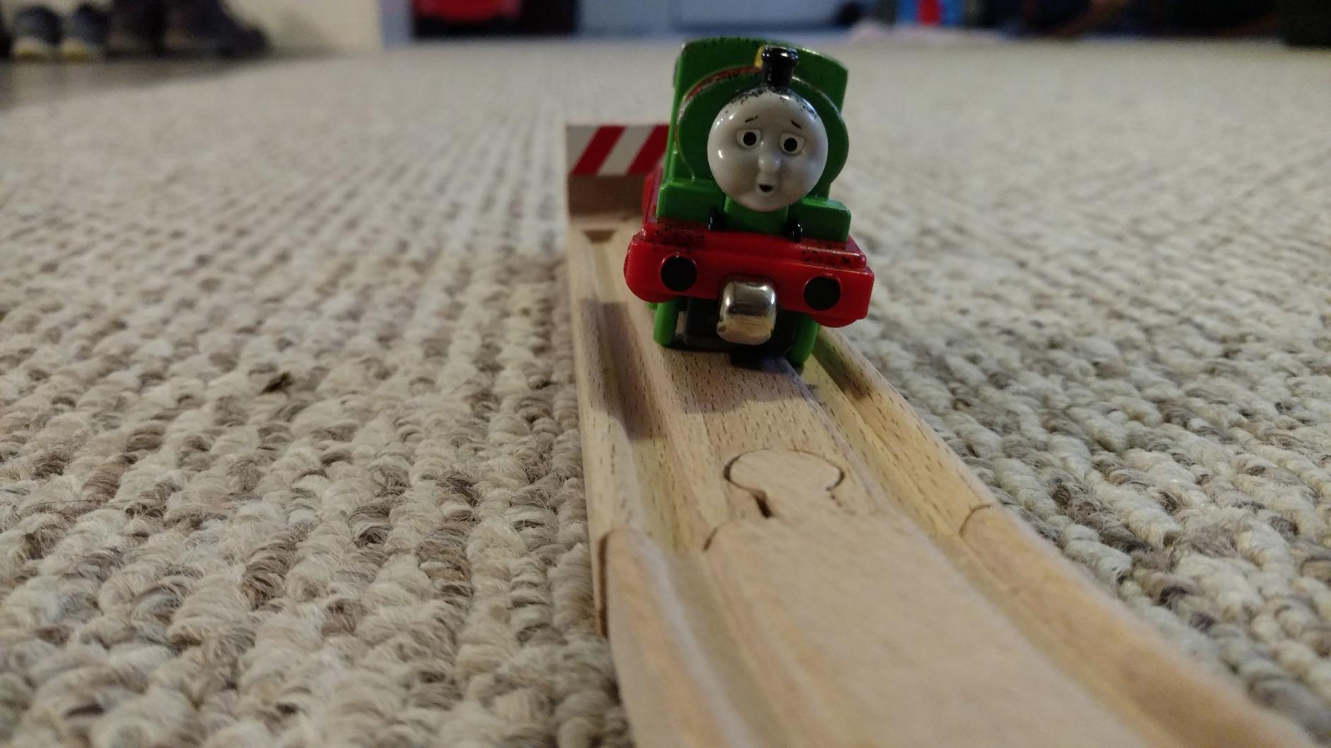 Melissa & Doug Classic Wooden Figure Eight Train Set (22 pcs) customer photo 2