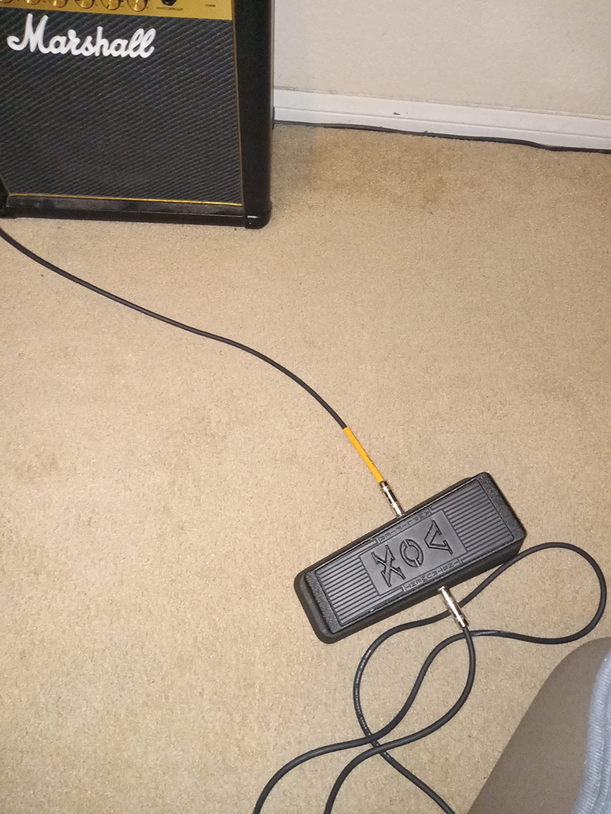 Vox V845 Classic Wah Guitar Effects Pedal w/All-black Coated Finish and 9-volt Power Supply Input customer photo 1