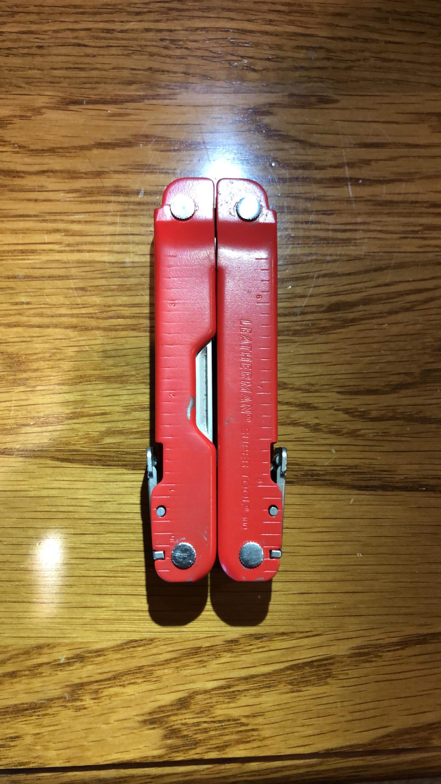 LEATHERMAN, Super Tool 300 Multitool with Premium Replaceable Wire Cutters and Saw, Stainless Steel customer photo 2