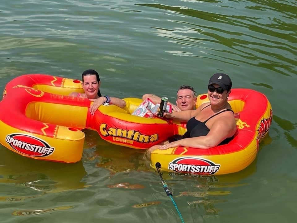 SportsStuff Cantina Lounge - Pool and Lake Floating Lounge - Cup Holders - Supports 1-4 People customer photo 1