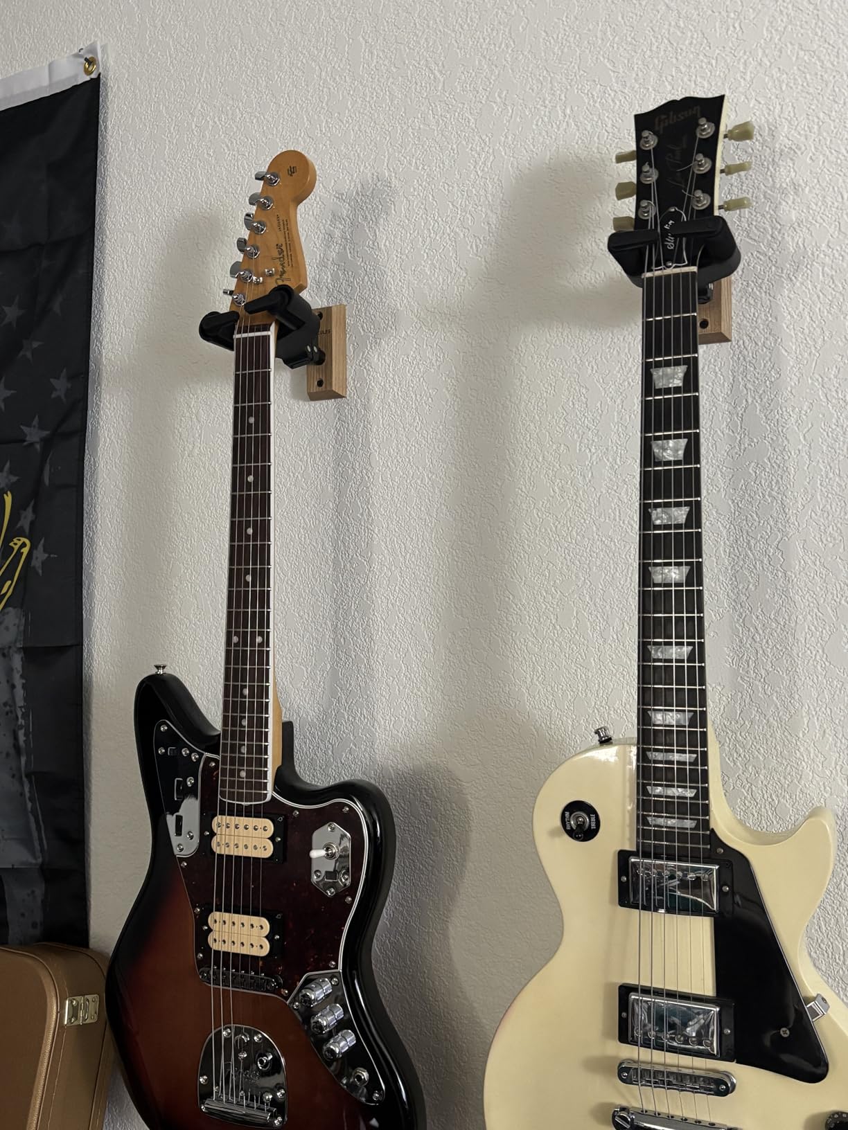 Fender Kurt Cobain Jaguar Electric Guitar, with 2-Year Warranty, 3-Color Sunburst, Rosewood Fingerboard customer photo 1
