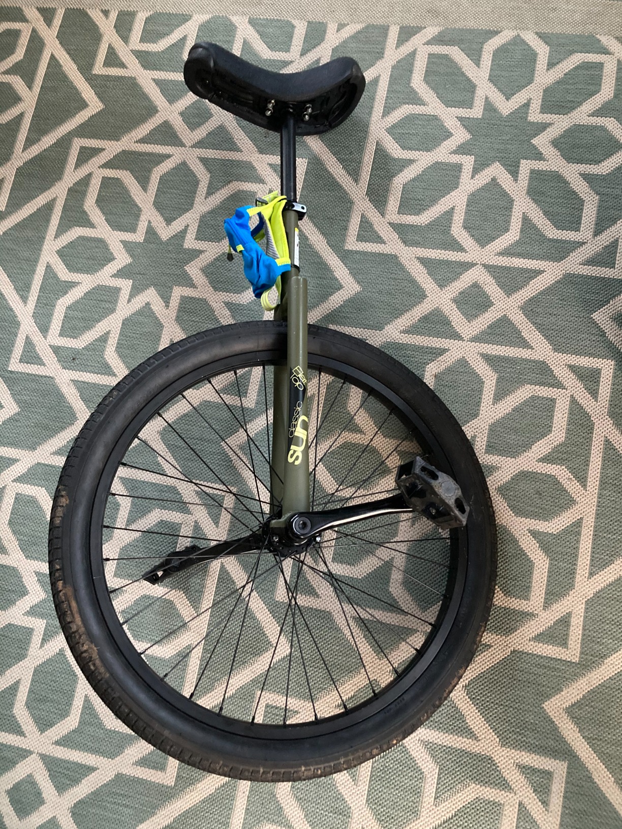 SUN BICYCLES Flat Top 24 24in Unicycle 20in Army Green customer photo 1