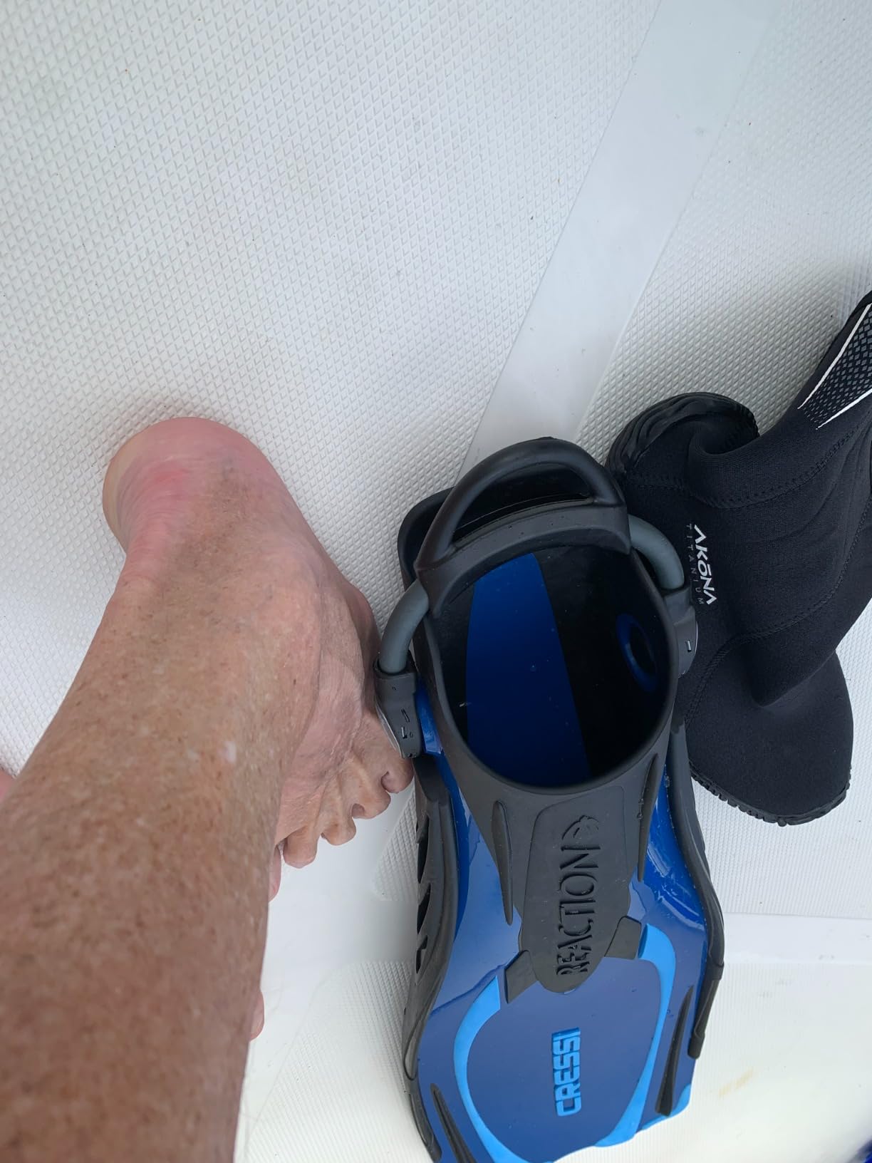 Cressi Scuba Diving Fins - Reactive Open Heel with Bungee Strap - Reaction EBS: Made in Italy customer photo 2
