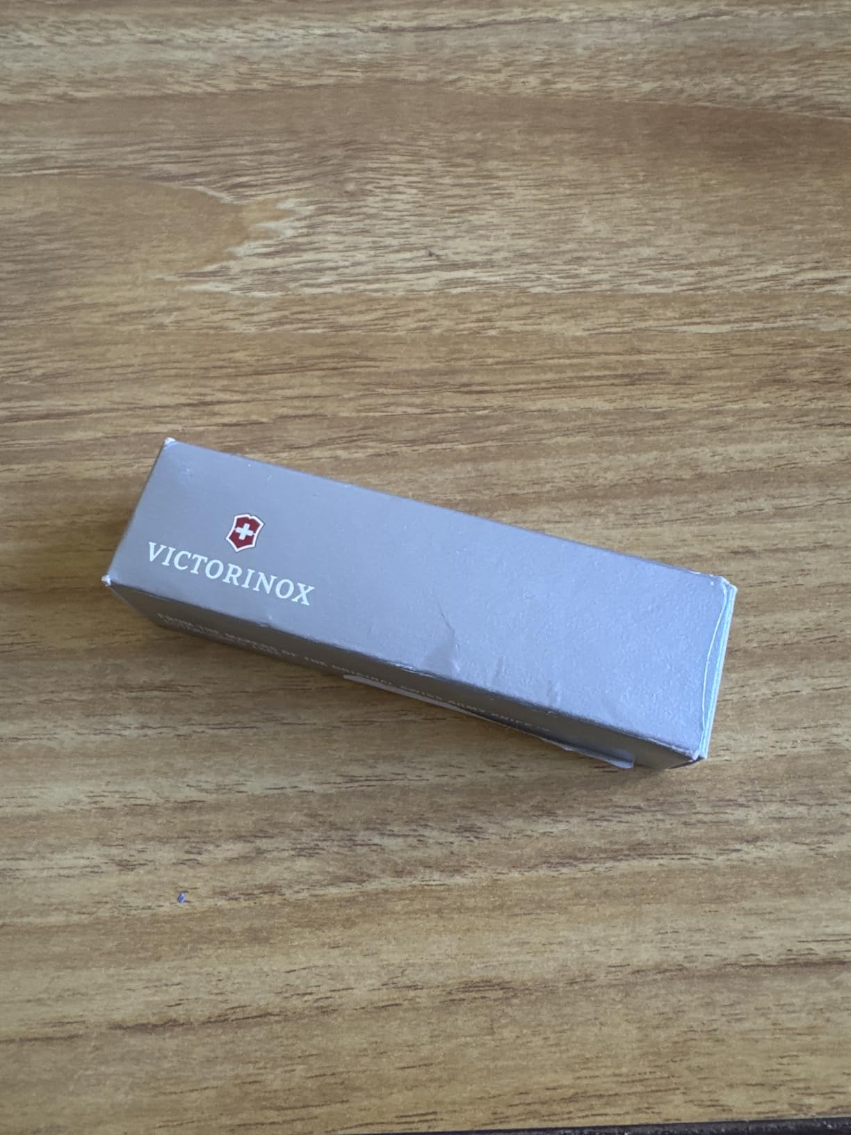 Victorinox Huntsman Swiss Army Knife, 15 Functions, Swiss Made Pocket Knife with Large Blade, Screwdriver, Scissors and Wood Saw - Red customer photo 2