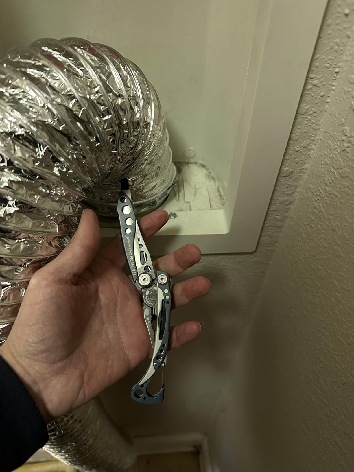 LEATHERMAN, Skeletool, 7-in-1 Lightweight, Minimalist Multi-tool for Everyday Carry (EDC), Home, Garden & Outdoors, Stainless Steel customer photo 2