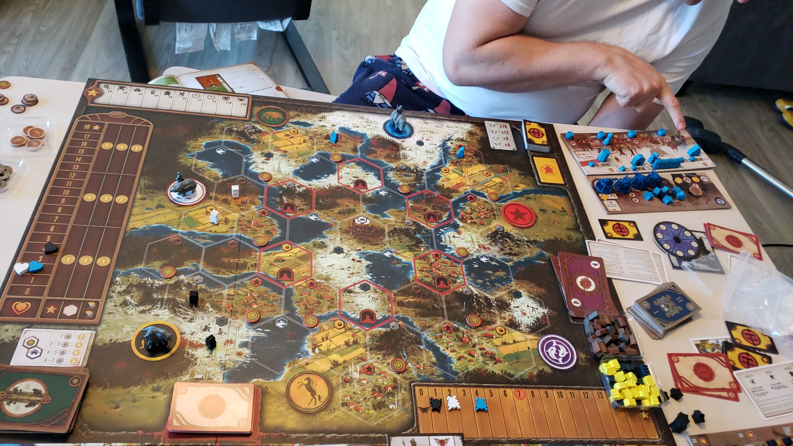 Stonemaier Games: Scythe (Base Game) by Jamey Stegmaier - an Engine-Building, Area Control Strategy Board Game with Mechs, Set in Dieselpunk 1920+ Europe for Adults and Family, 1-5 Players, 115 Mins customer photo 1