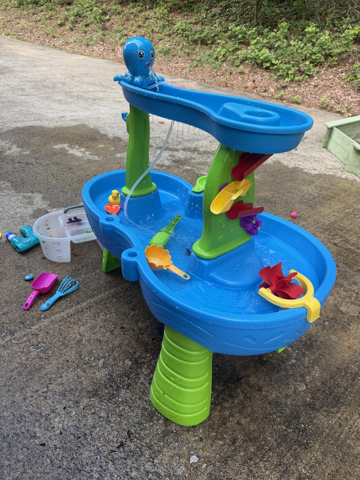 Step2 Rain Showers Splash Pond Water Table, Kids Water and Sand Activity Sensory Playset, Summer Outdoor Toys, 13 Piece Water Toy Accessories, For Toddlers 1.5+ Years Old, Blue & Green customer photo 2