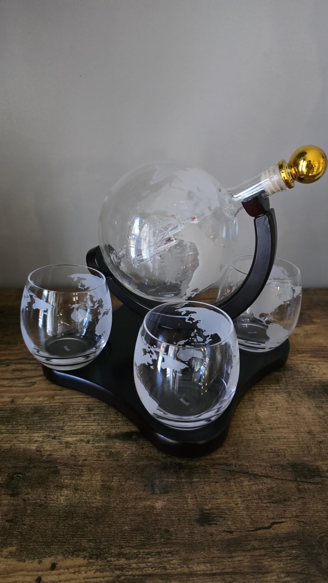 Gifts for Men, Whiskey Decanter Globe Set with 2 Etched Whiskey Glasses - for Liquor Scotch Bourbon Vodka, Gifts For Dad - 850ml customer photo 2