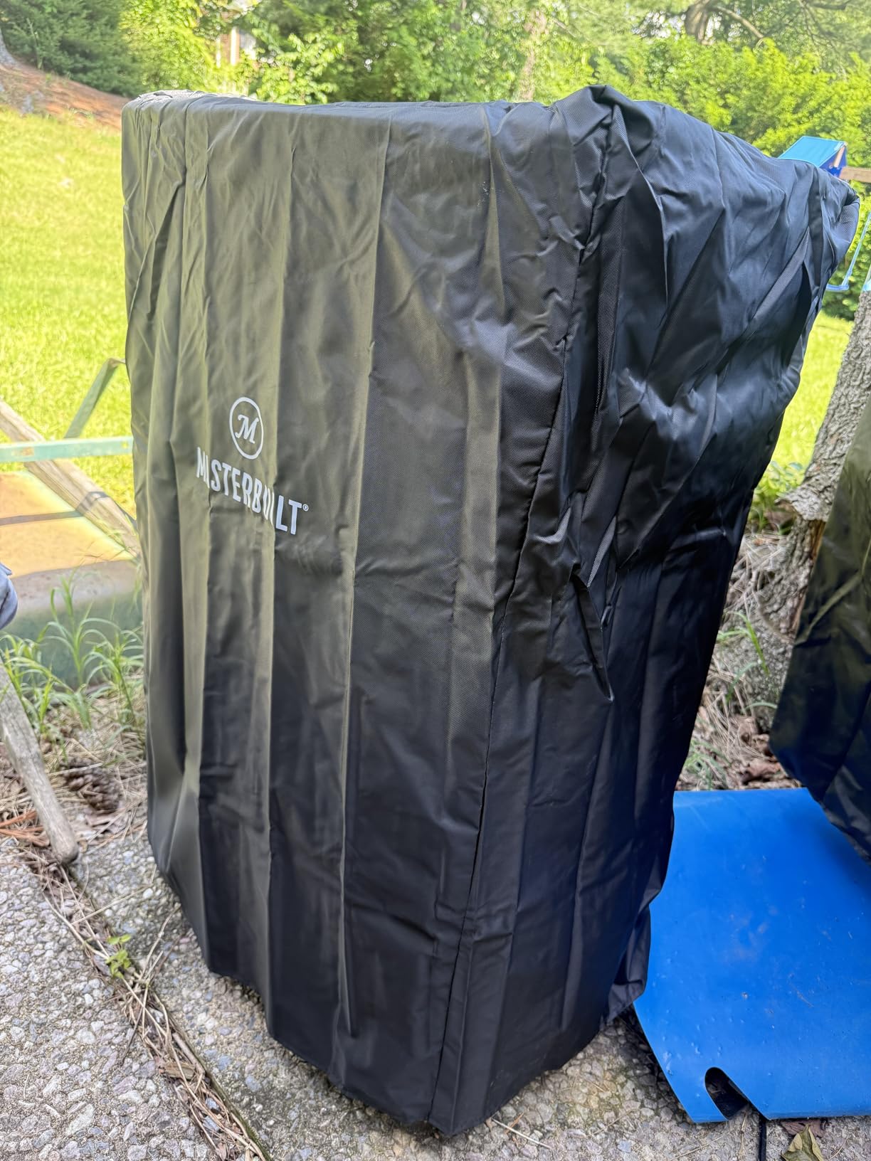 Masterbuilt 40-inch Vertical BBQ Smoker Weather-Resistant Polyester Cover to Fit All Masterbuilt 40-inch Vertical Smokers in Black, Model MB20080210 customer photo 1