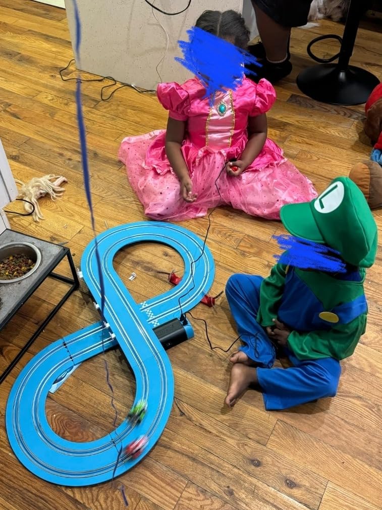 Carrera First Mario Kart - Slot Car Race Track with Spinners - Includes 2 Cars: Mario and Yoshi - Battery-Powered Beginner Toy Racing Set for Kids Ages 3 Years and Up customer photo 1