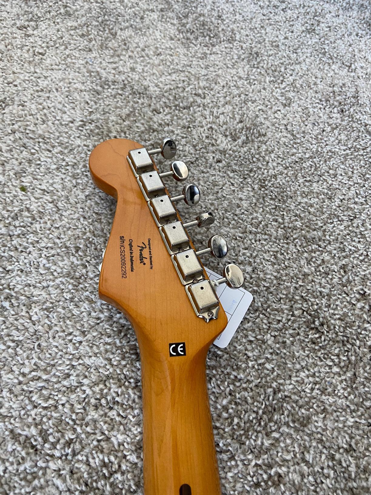 Squier Classic Vibe 50s Stratocaster Electric Guitar, Fiesta Red, Maple Fingerboard customer photo 2