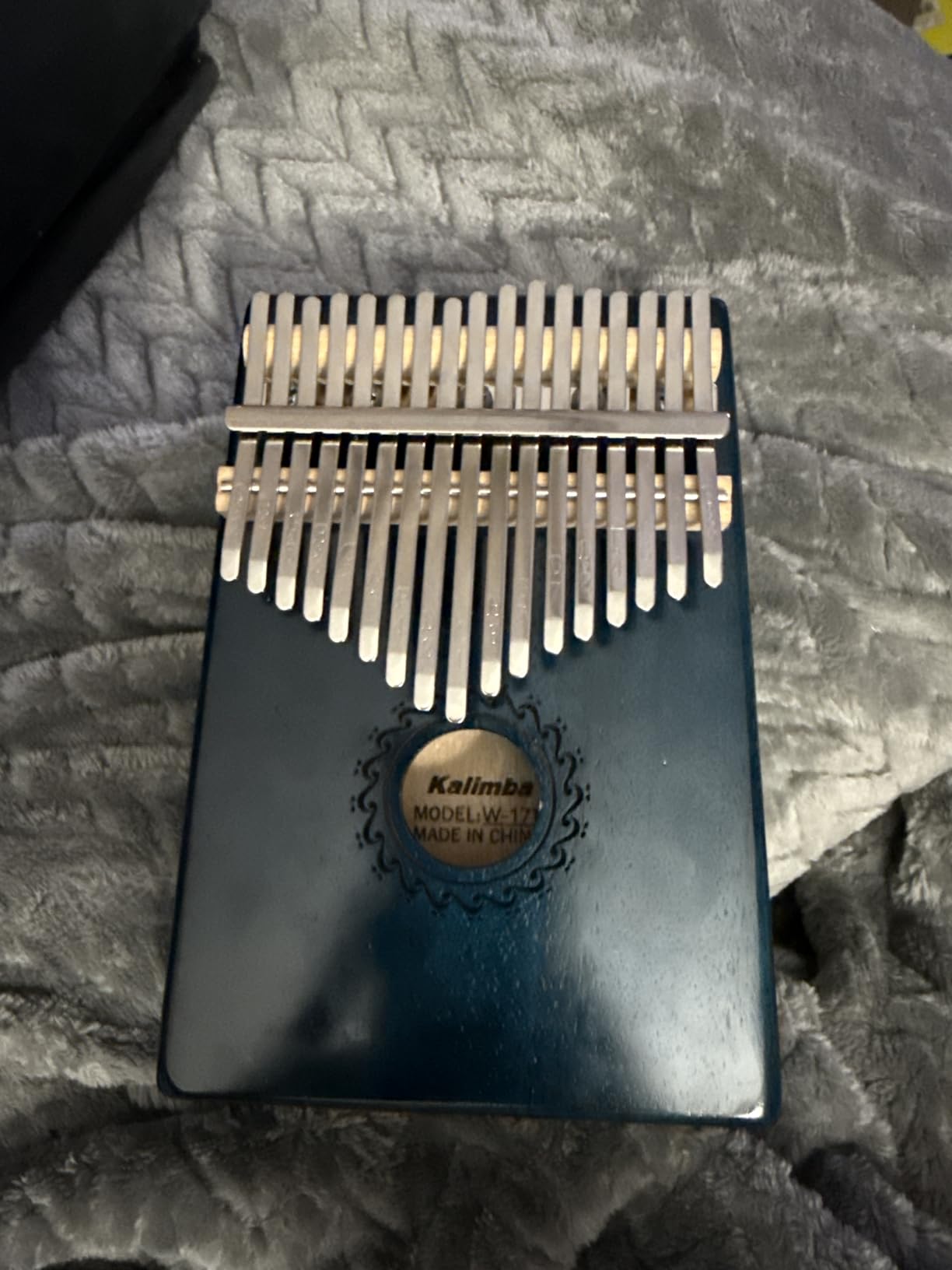 Kalimba Thumb Piano 17 Keys with mahogany Wood Portable Mbira Finger Piano Gifts for Friends and piano Beginners Professional (Bright blue) customer photo 1
