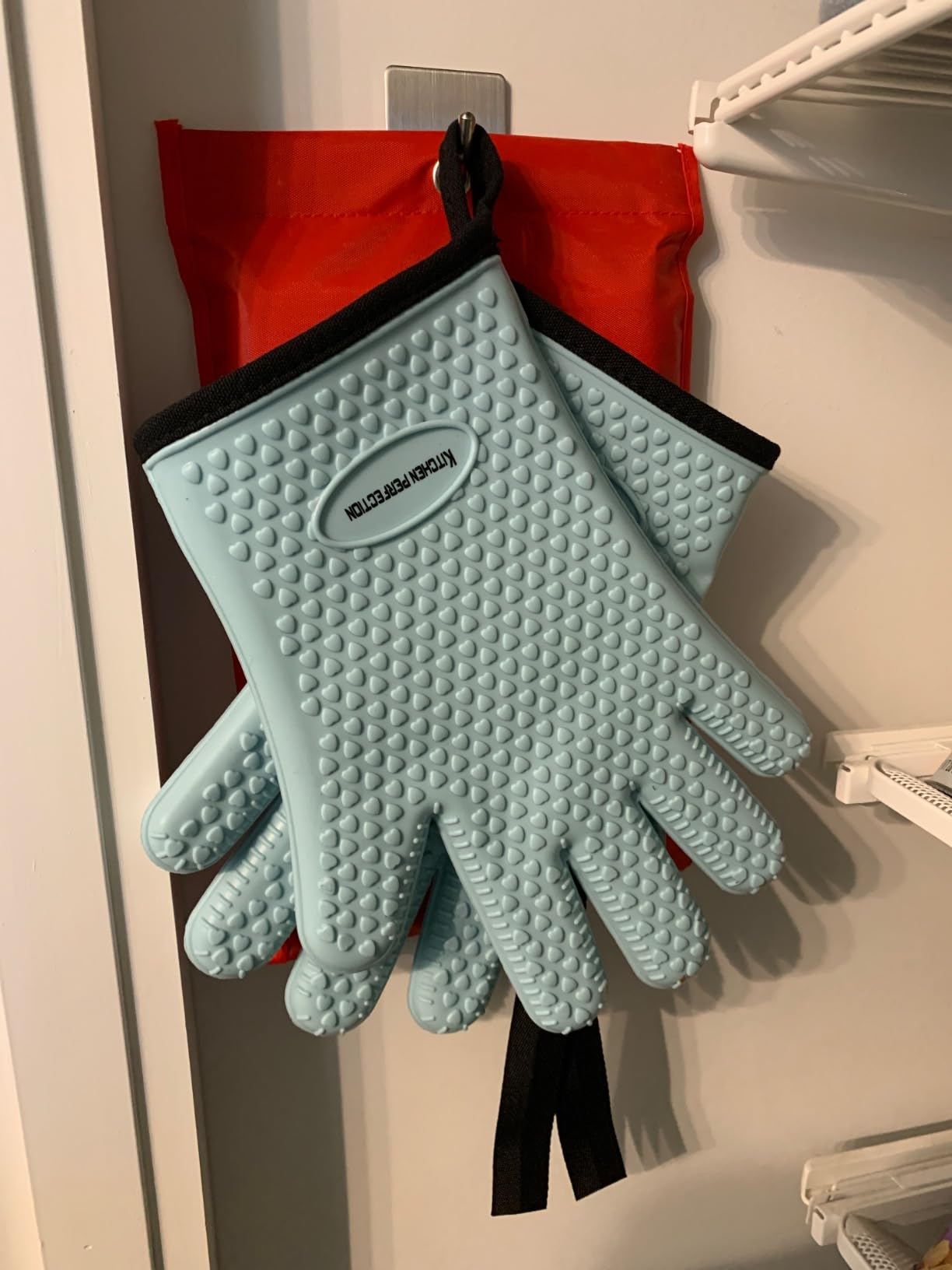 KITCHEN PERFECTION Silicone Smoker Oven Gloves - Extreme Heat Resistant BBQ Gloves - Handle Hot Food Right on Your Smoker Grill Fryer Pit | Waterproof Oven Mitts Grill Gloves | Superior Value Set + 3 Bonuses customer photo 1